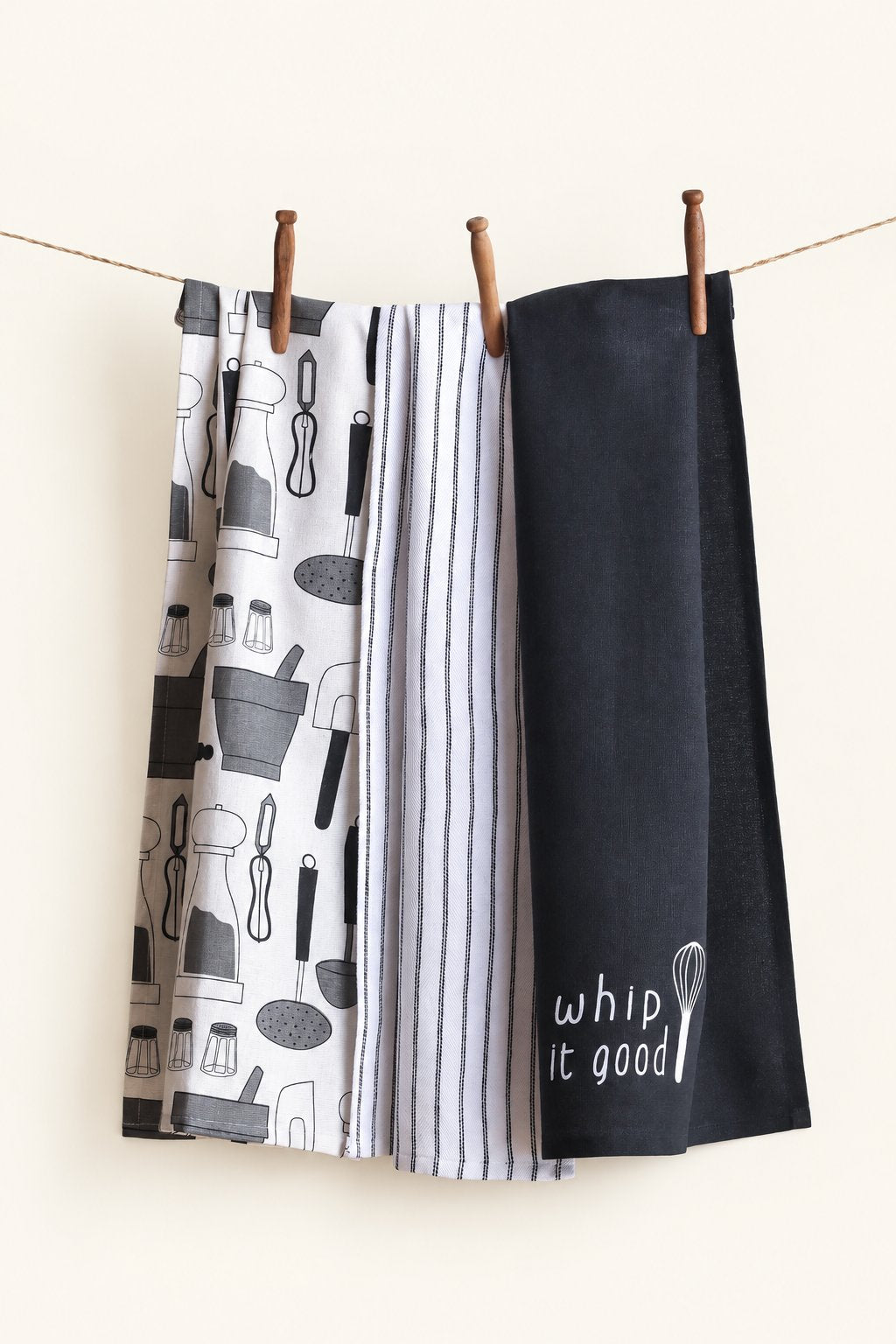 Pavia KT-08 kitchen towels — set of three displayed on a clothesline