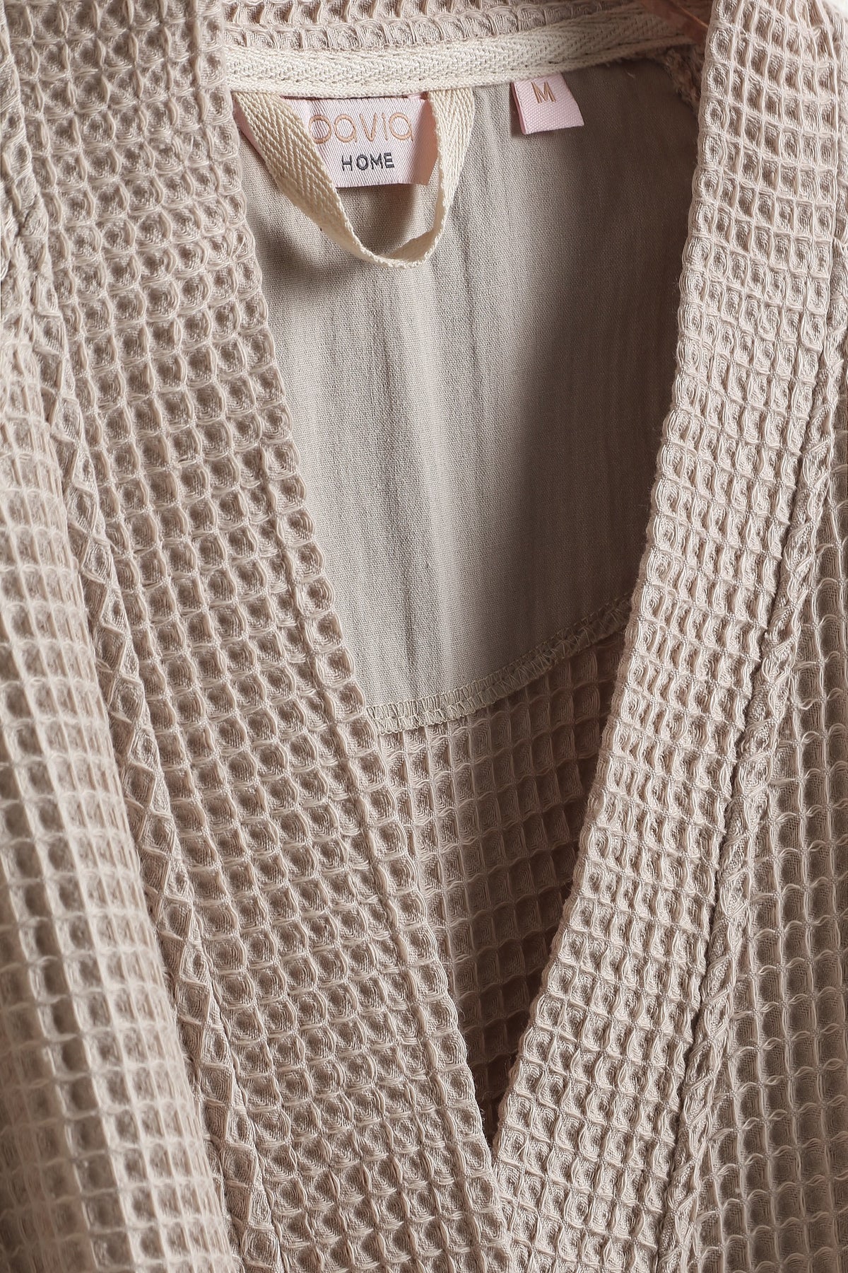 Beige Marc bathrobe texture detail