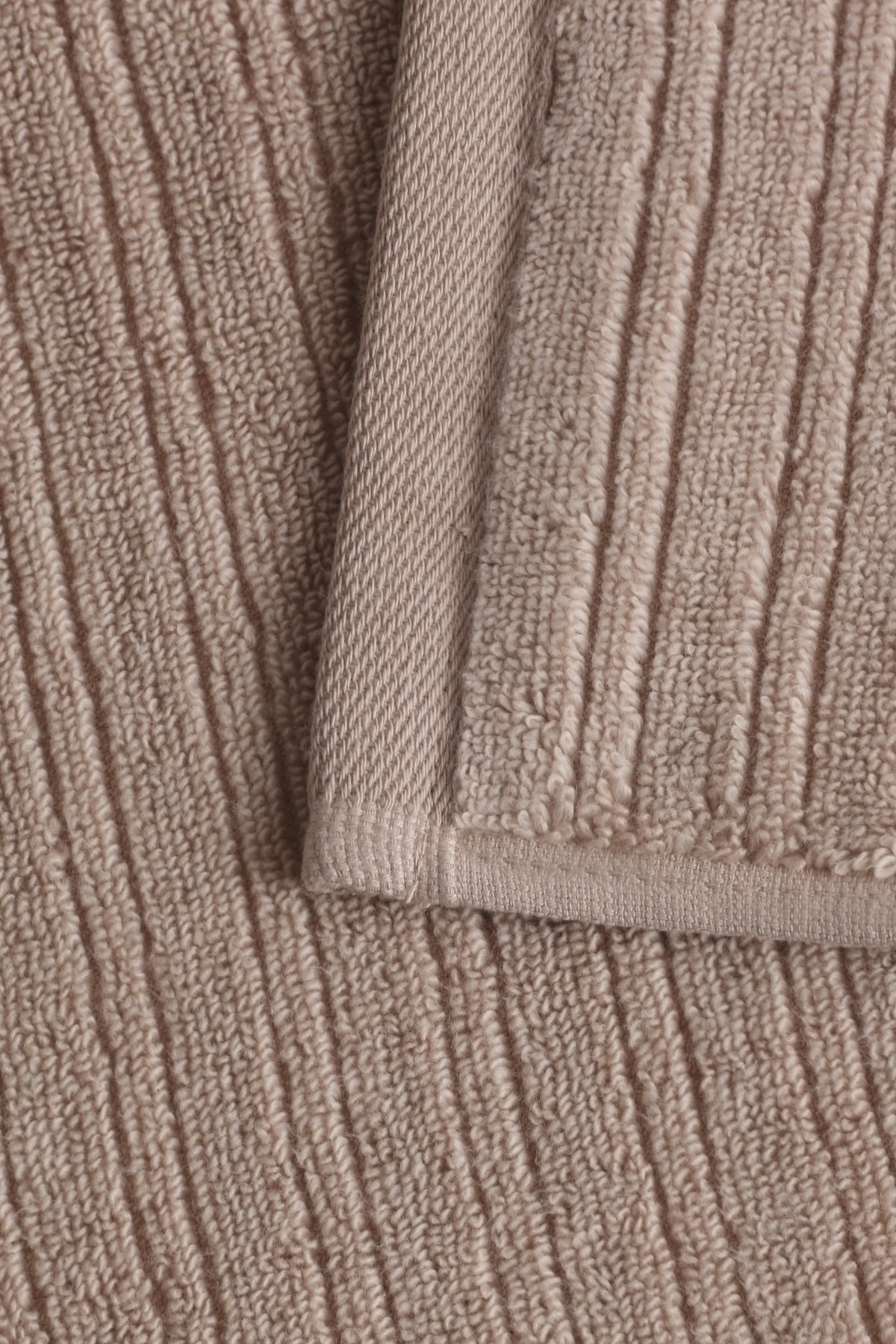 Pavia Home Aviola — Ribbed fabric detail