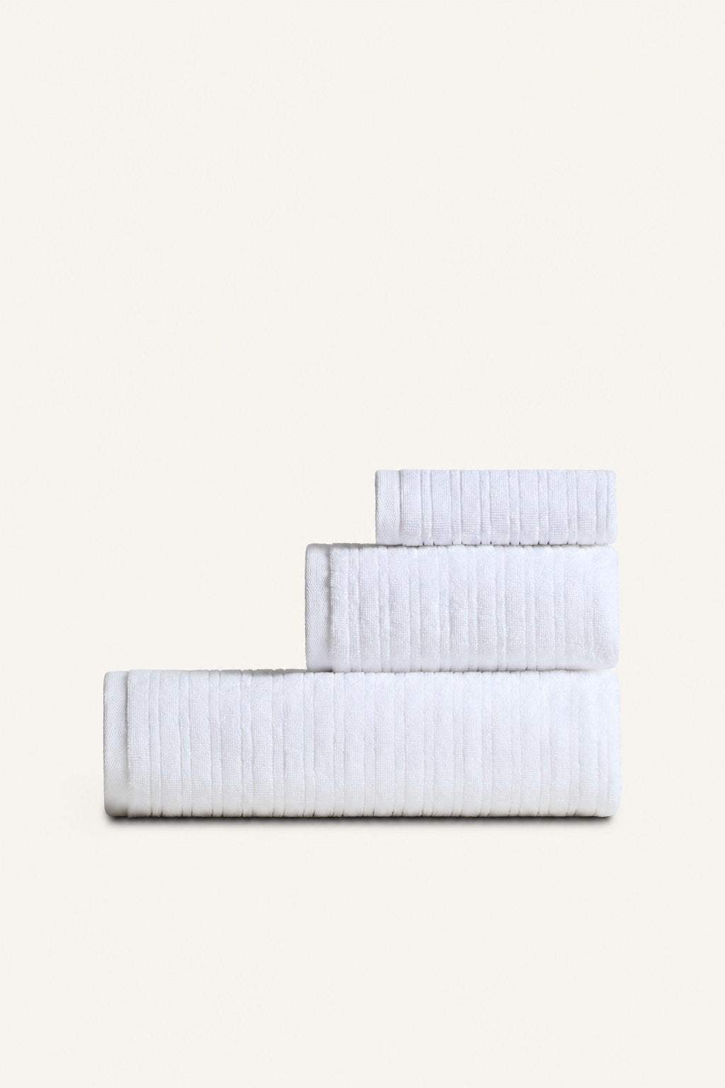 Pavia Home Aviola — White three-piece towel set