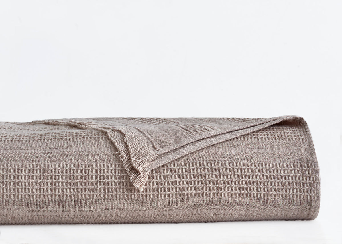 Erna Quartz bedspread folded
